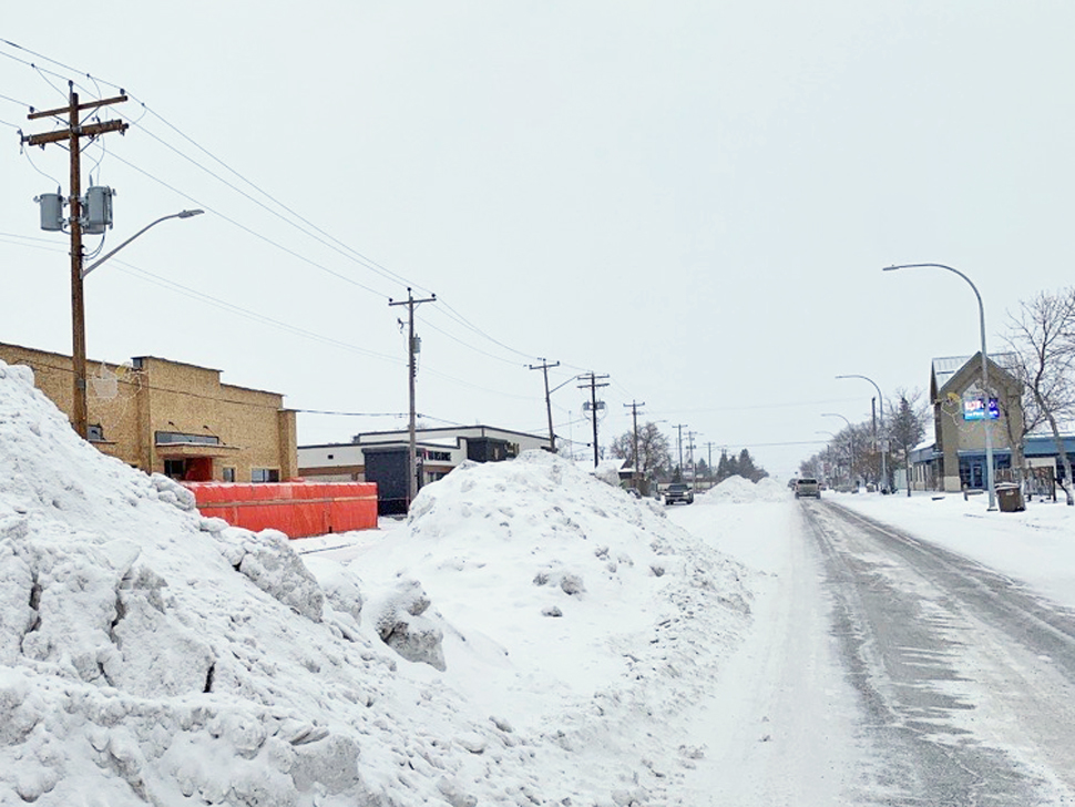 Niverville getting help clearing snow from newtotown business